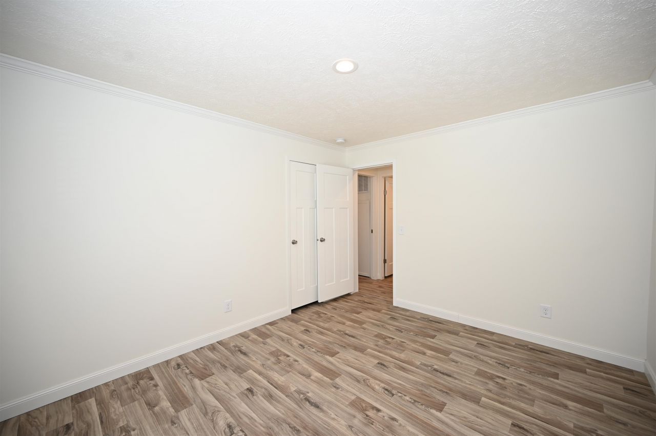 599 Loop Circle Photo 18