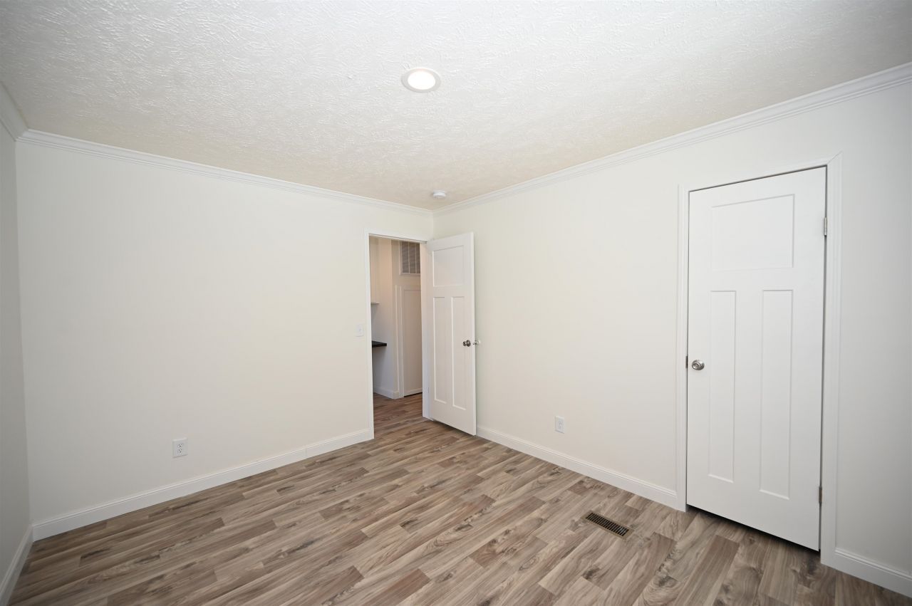 599 Loop Circle Photo 21