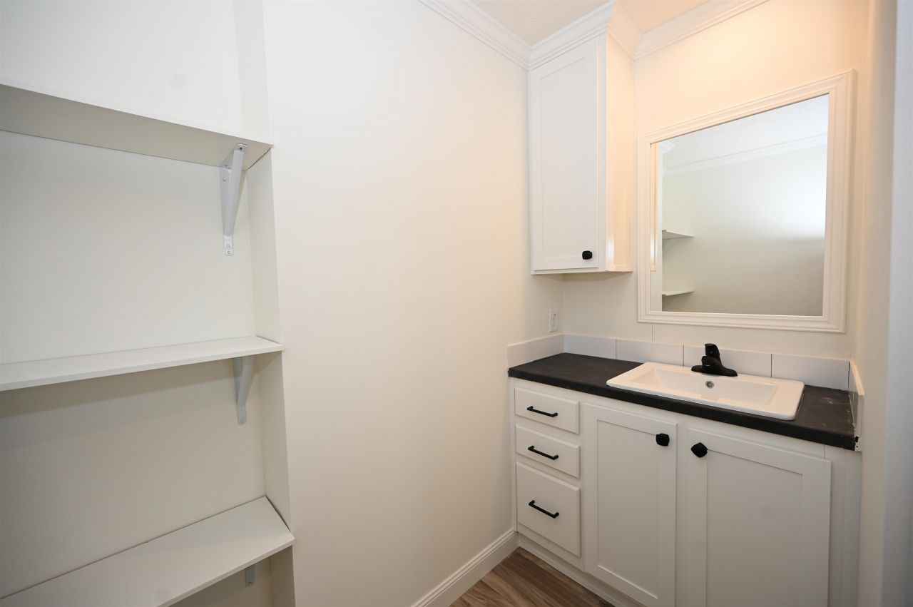 597 Loop Circle Photo 14