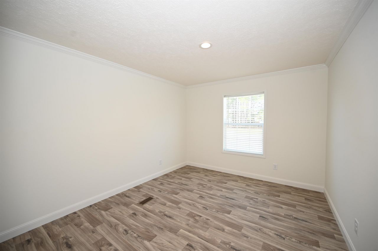 597 Loop Circle Photo 17