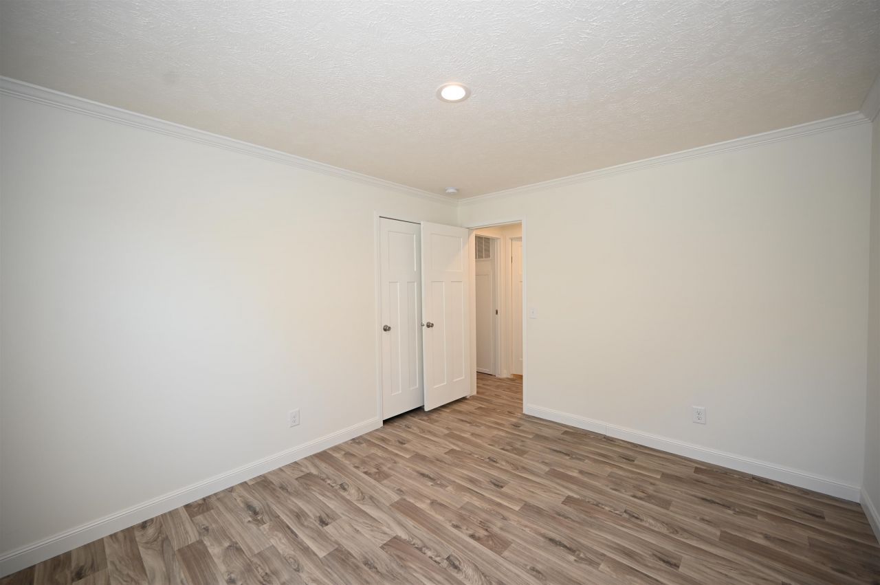 597 Loop Circle Photo 18