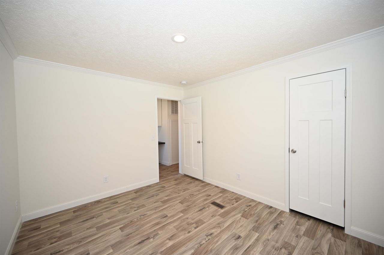 597 Loop Circle Photo 21