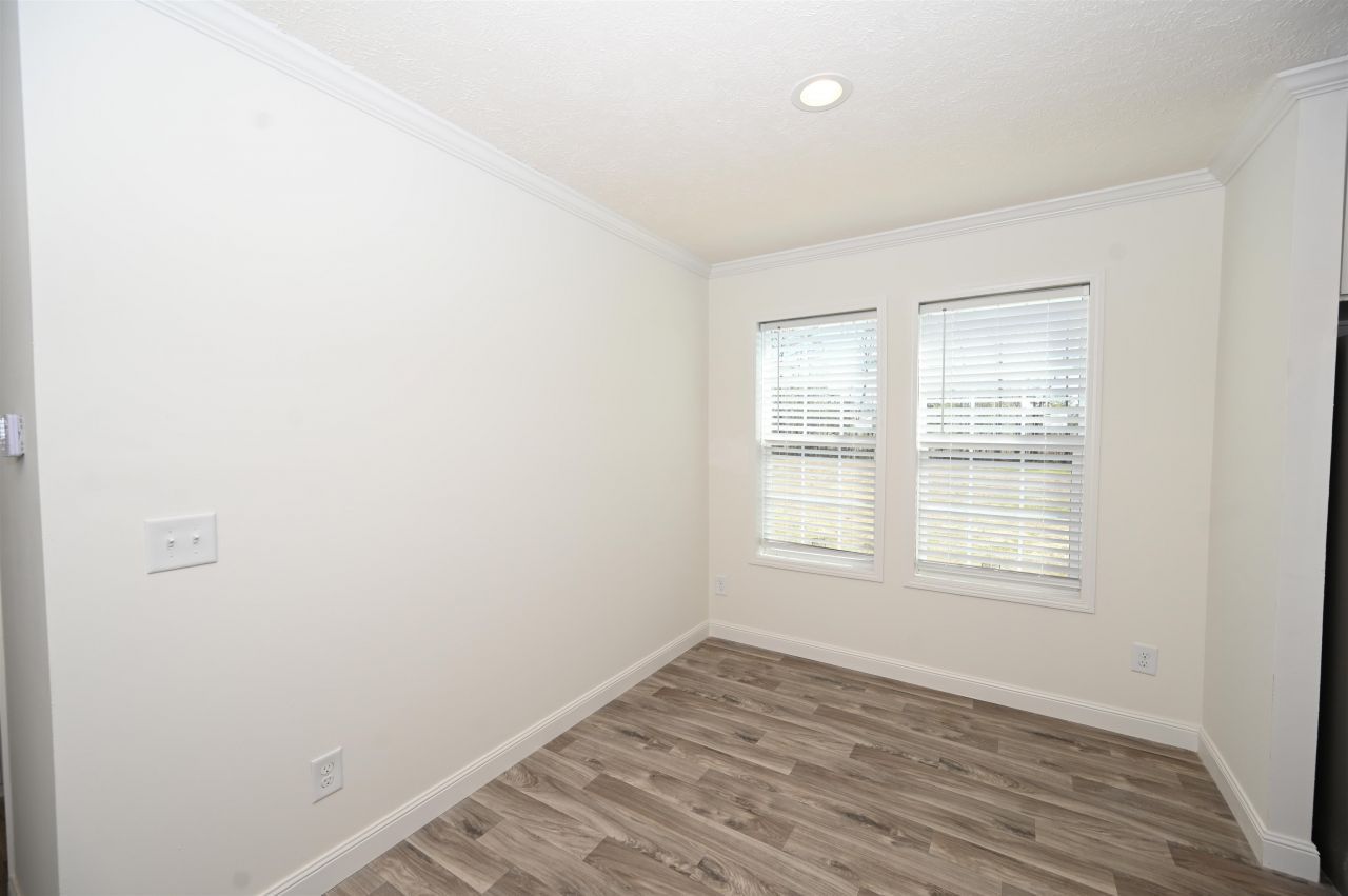 597 Loop Circle Photo 9