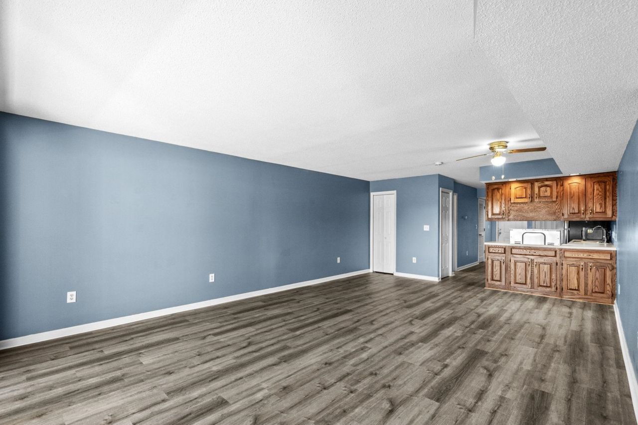 4218 Pinehurst Circle  Photo 10