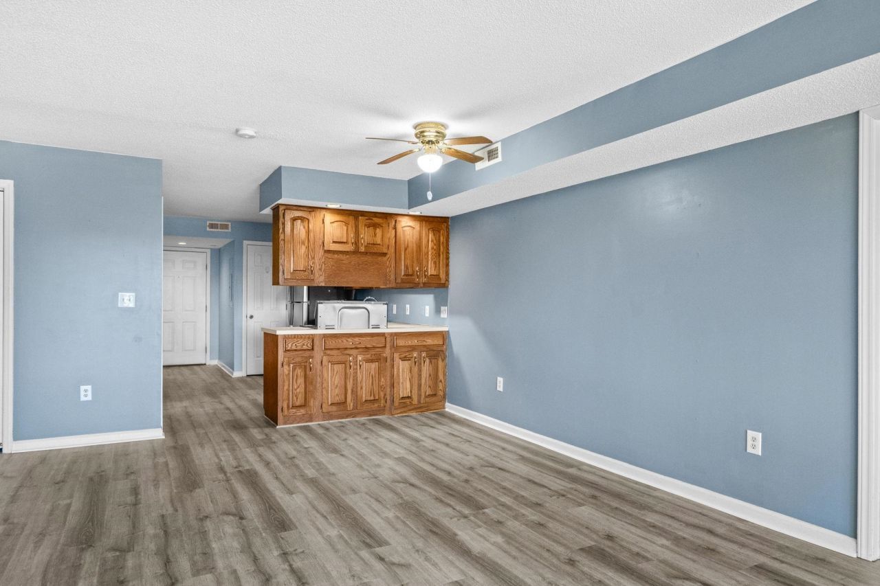 4218 Pinehurst Circle  Photo 11