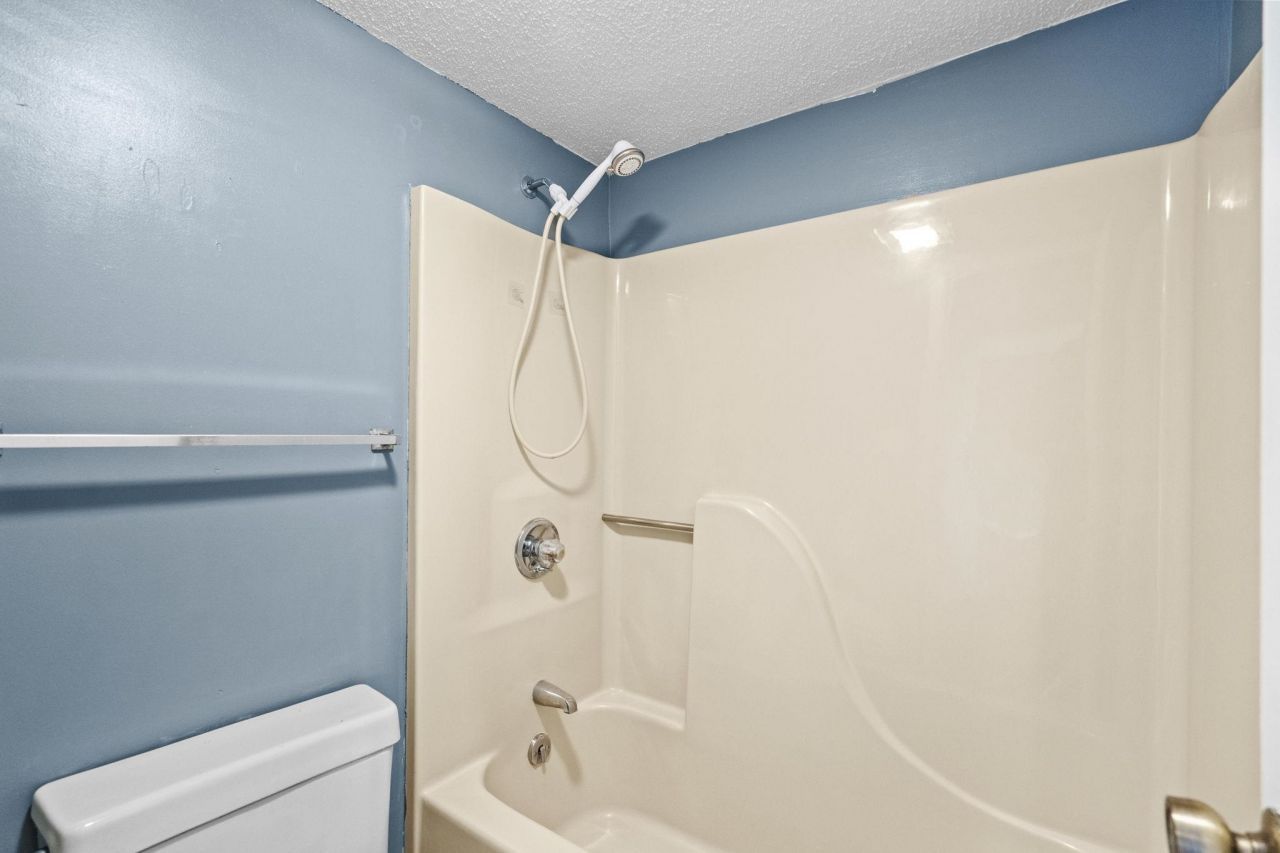 4218 Pinehurst Circle  Photo 25