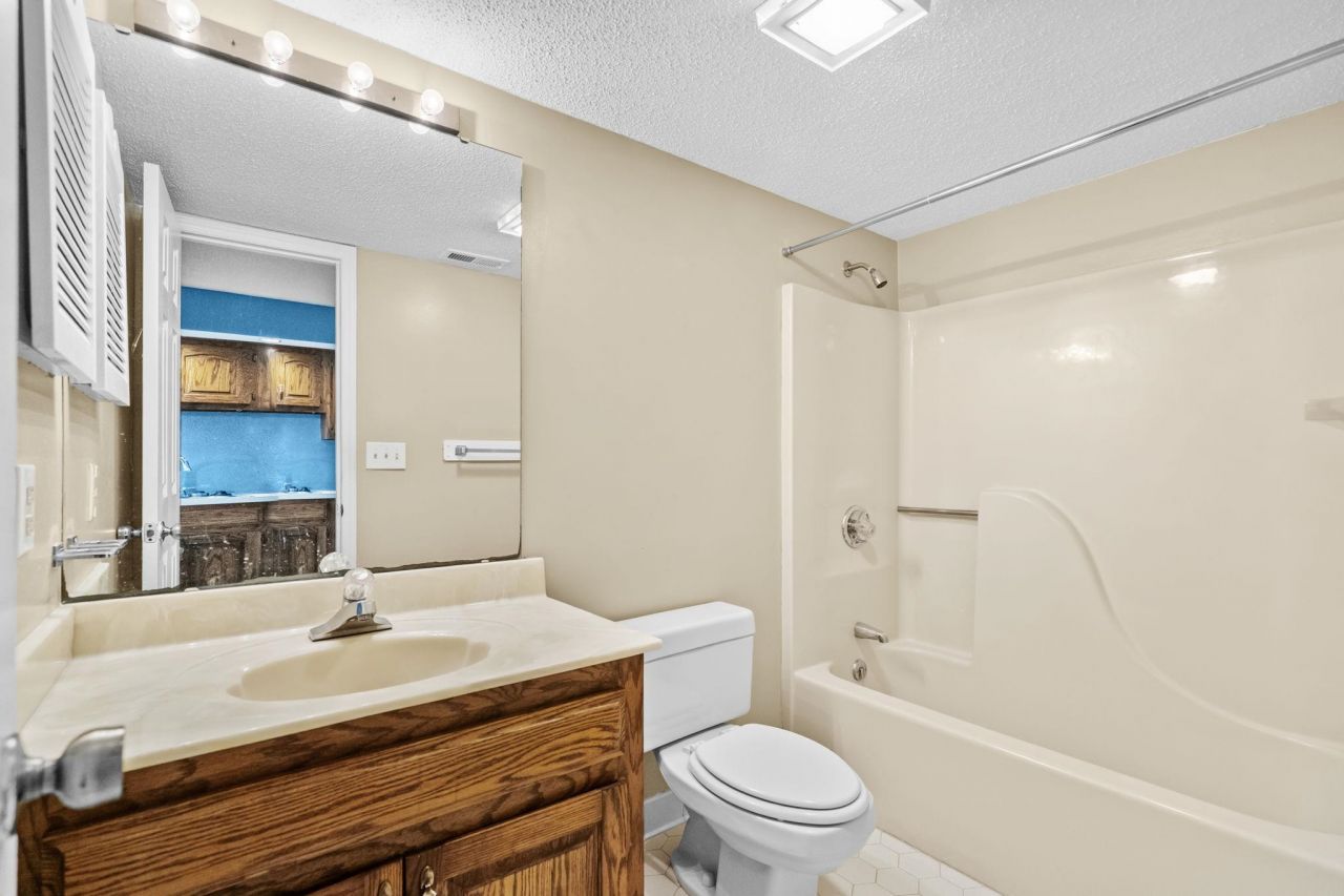 4218 Pinehurst Circle  Photo 27