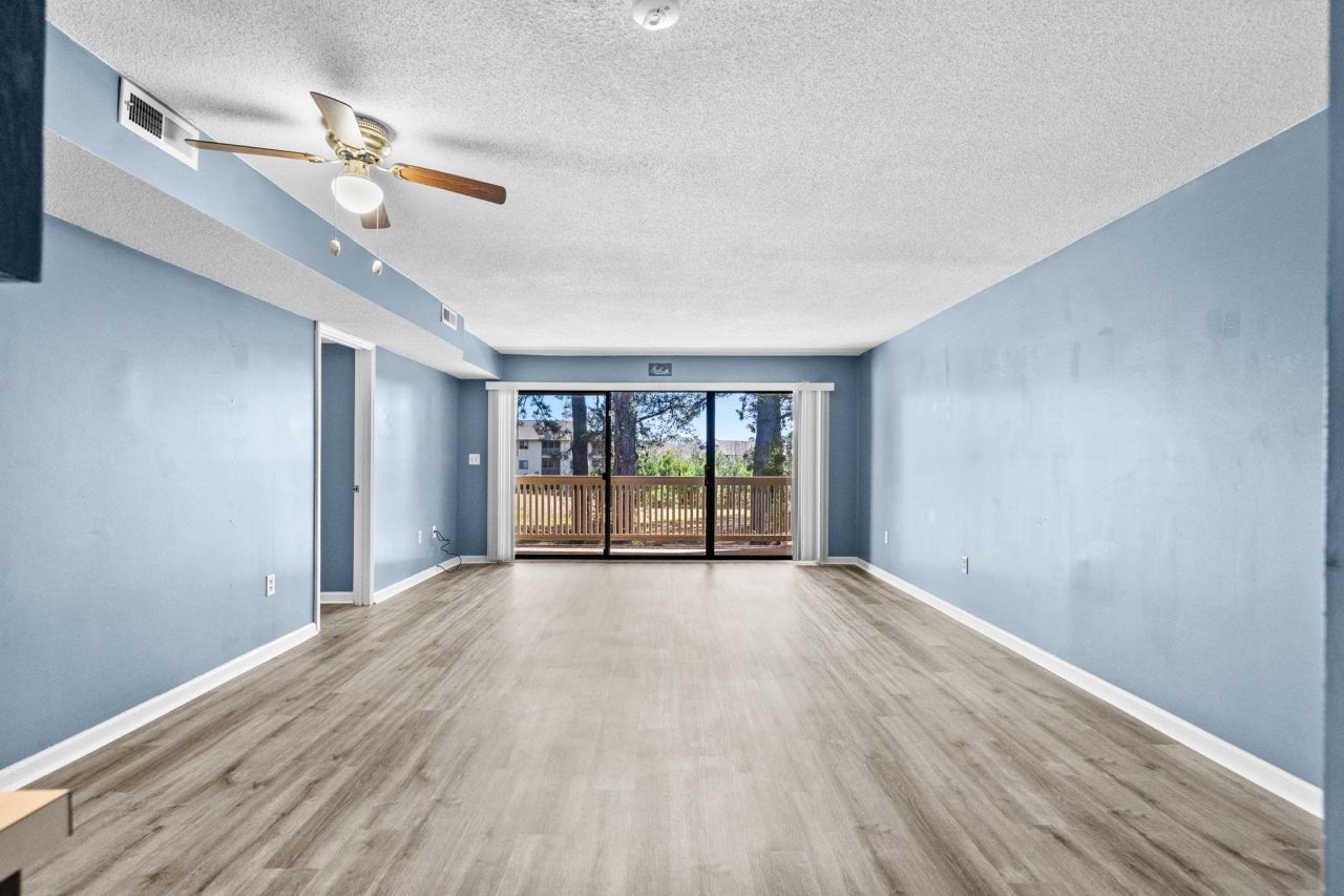 4218 Pinehurst Circle  Photo 6