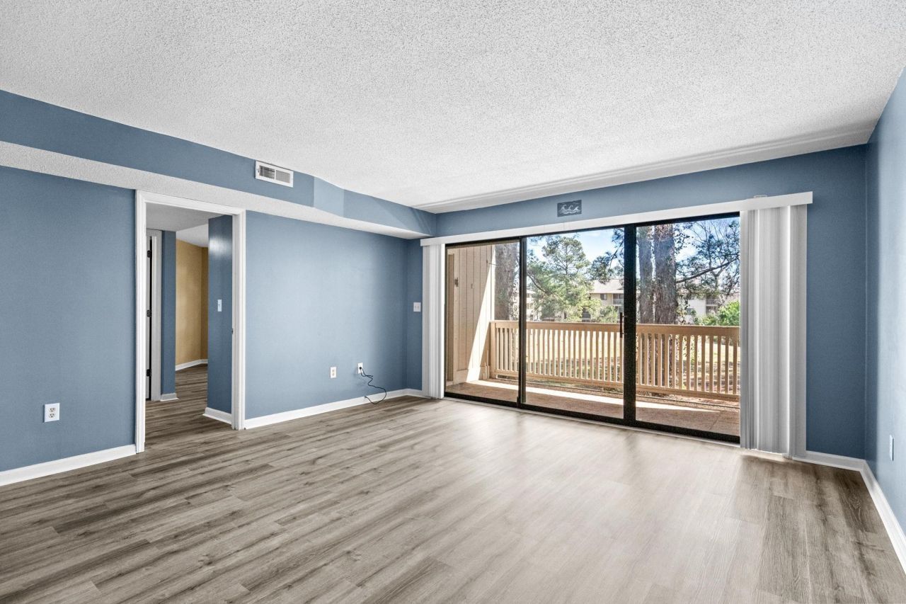 4218 Pinehurst Circle  Photo 8