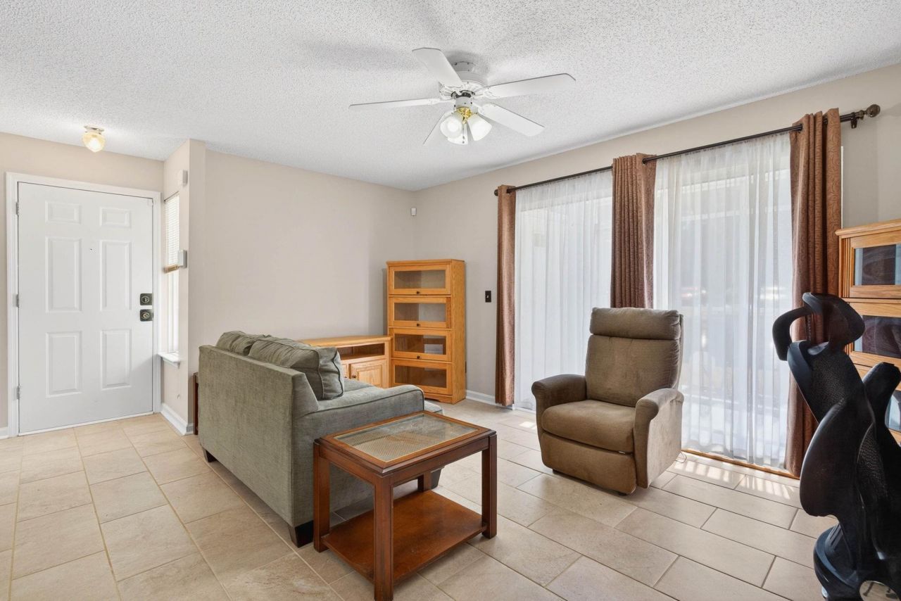 8862 Chandler Dr.  Photo 9