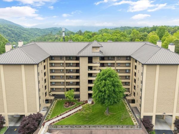 1704 Hidden Hills Rd, Gatlinburg, TN 37738