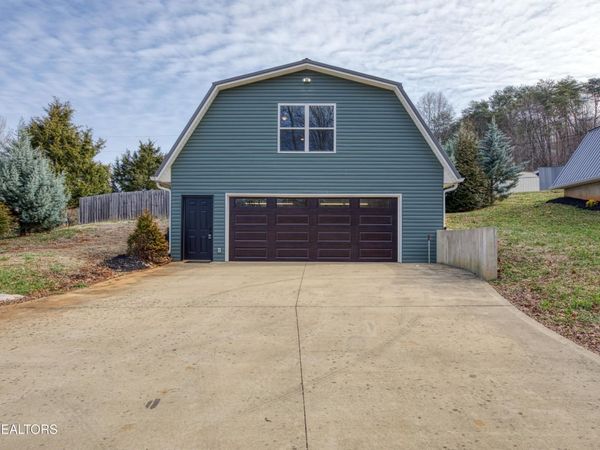 1820 Andes Rd, Knoxville, TN 37931
