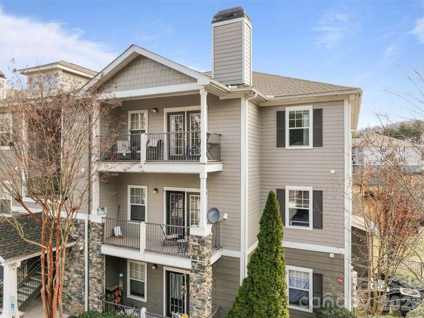 900 Vista Lake Drive , Unit 301, Candler, NC 28715