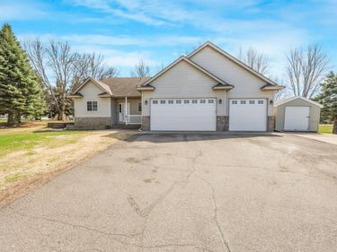 1000 Brook Court, Sauk Rapids, MN 56379