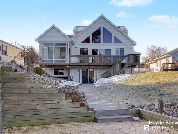 6175 Lake Shore Drive, Newaygo, MI 49337