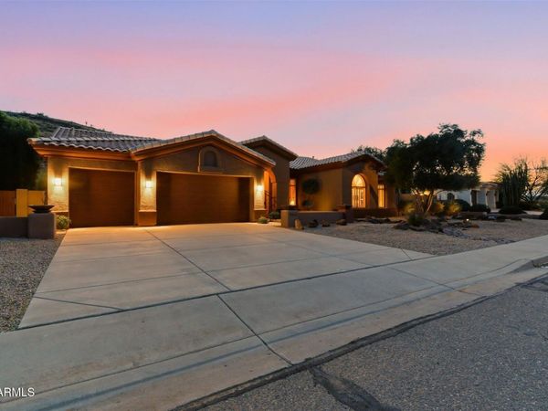 5565 W PINNACLE HILL Drive W, Glendale, AZ 85310