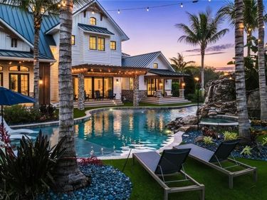 325 Cocohatchee BLVD, NAPLES, FL 34110