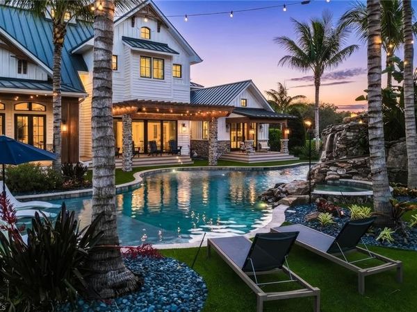 325 Cocohatchee BLVD, NAPLES, FL 34110