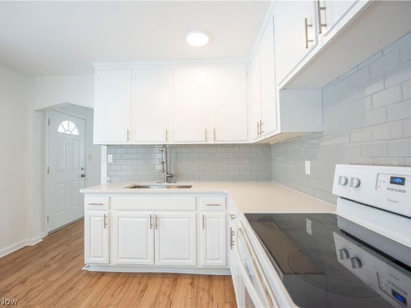 20600 Watson Road, Maple Heights, OH 44137 Photo 4