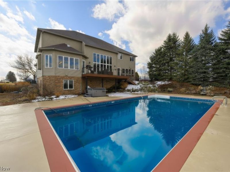 1617 Charolais Street NW, Uniontown, OH 44685 Photo 11