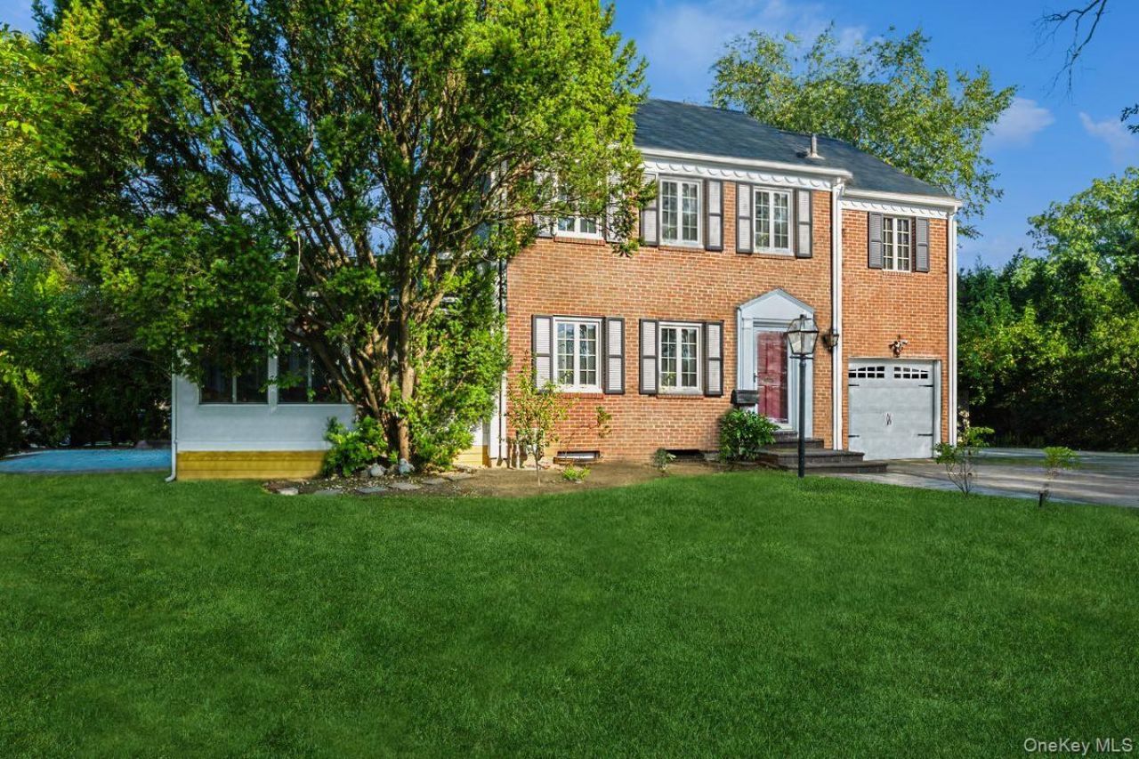 210 Clinton Road Garden City, NY 11530