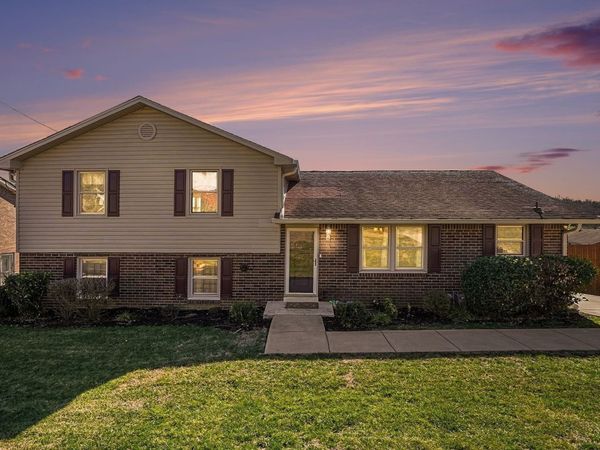 4313 Golden Hills Dr , Nashville, TN 37218