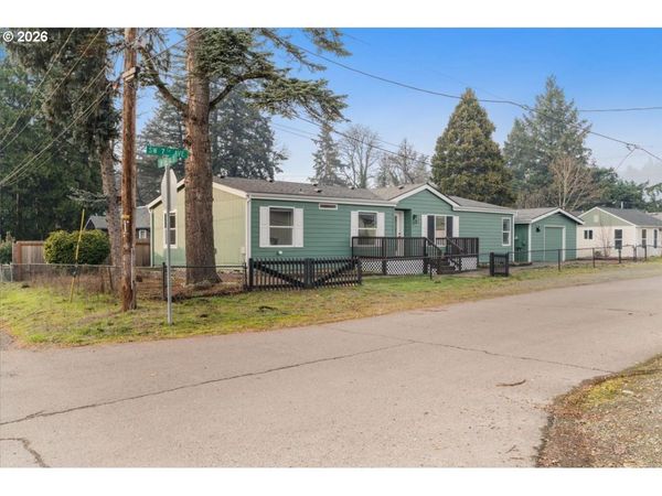 365 SW 7TH AVE, Mill City, OR 97360