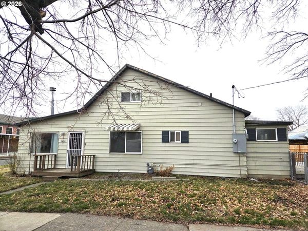 2402 N SPRUCE ST, La Grande, OR 97850