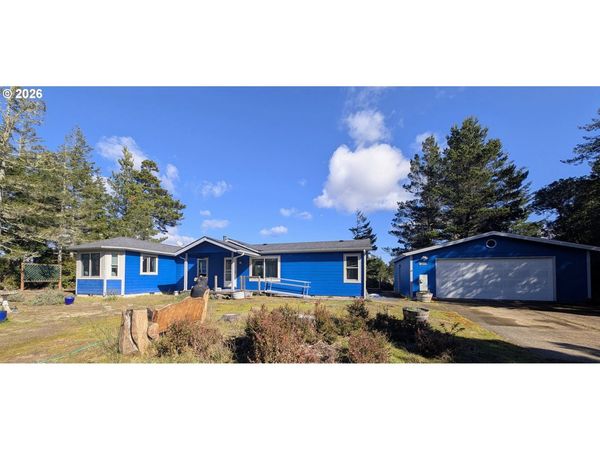5091 HECETA BEACH RD, Florence, OR 97439