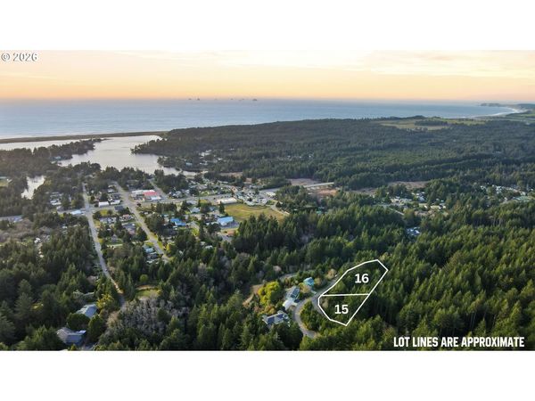 Dee Terrace, Unit 16, Port Orford, OR 97465