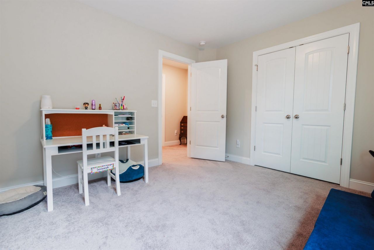 133 Hadleigh Drive  Photo 11