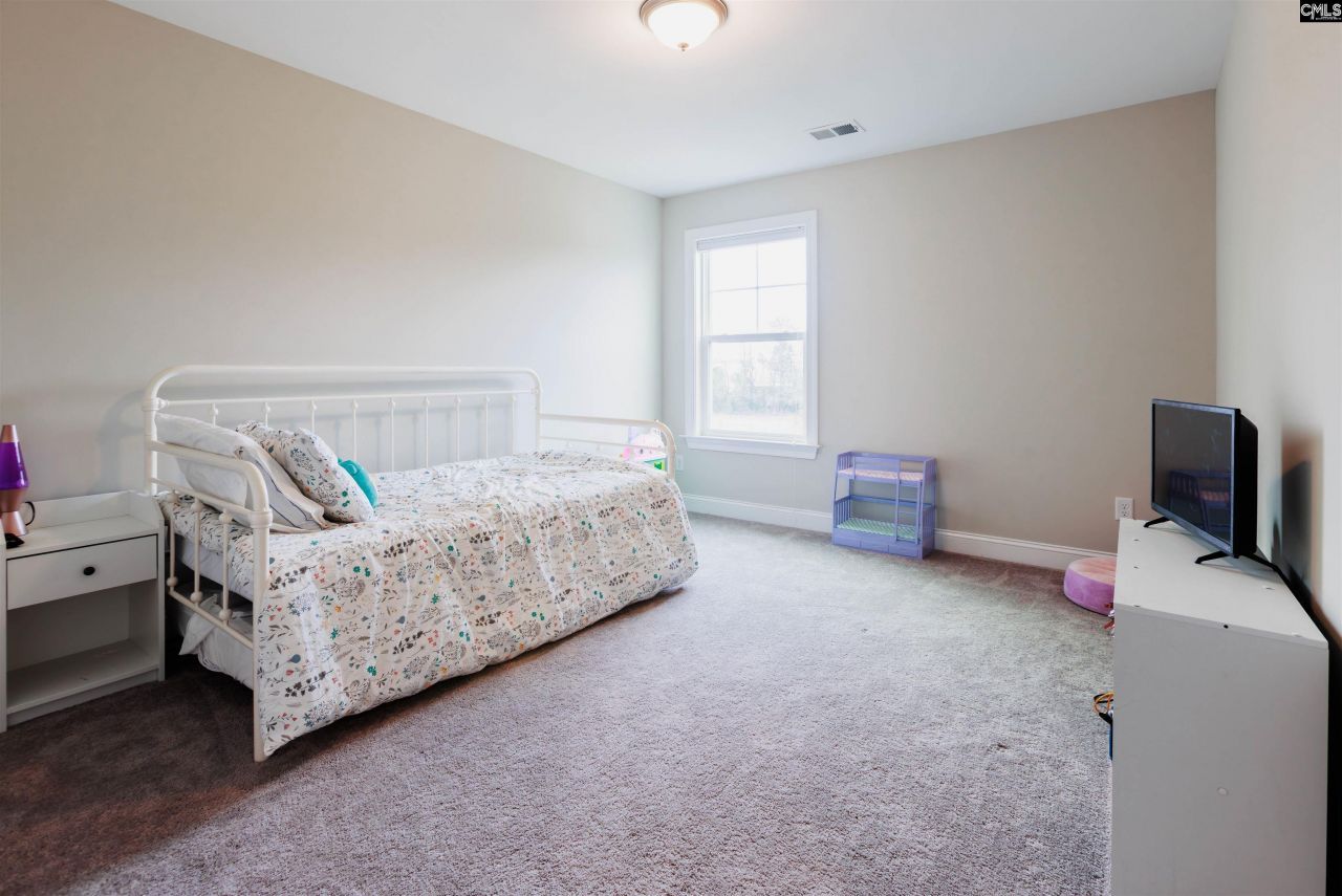 133 Hadleigh Drive  Photo 13