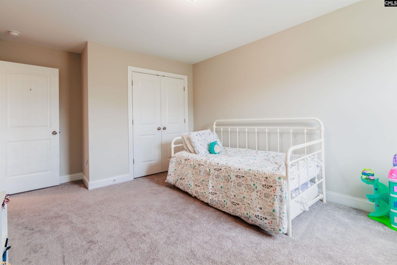 133 Hadleigh Drive  Photo 14