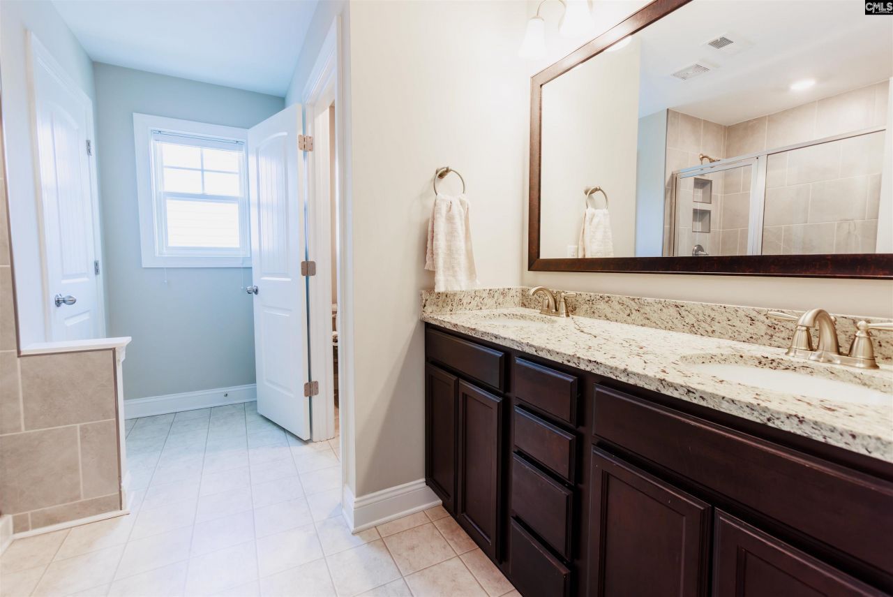 133 Hadleigh Drive  Photo 22