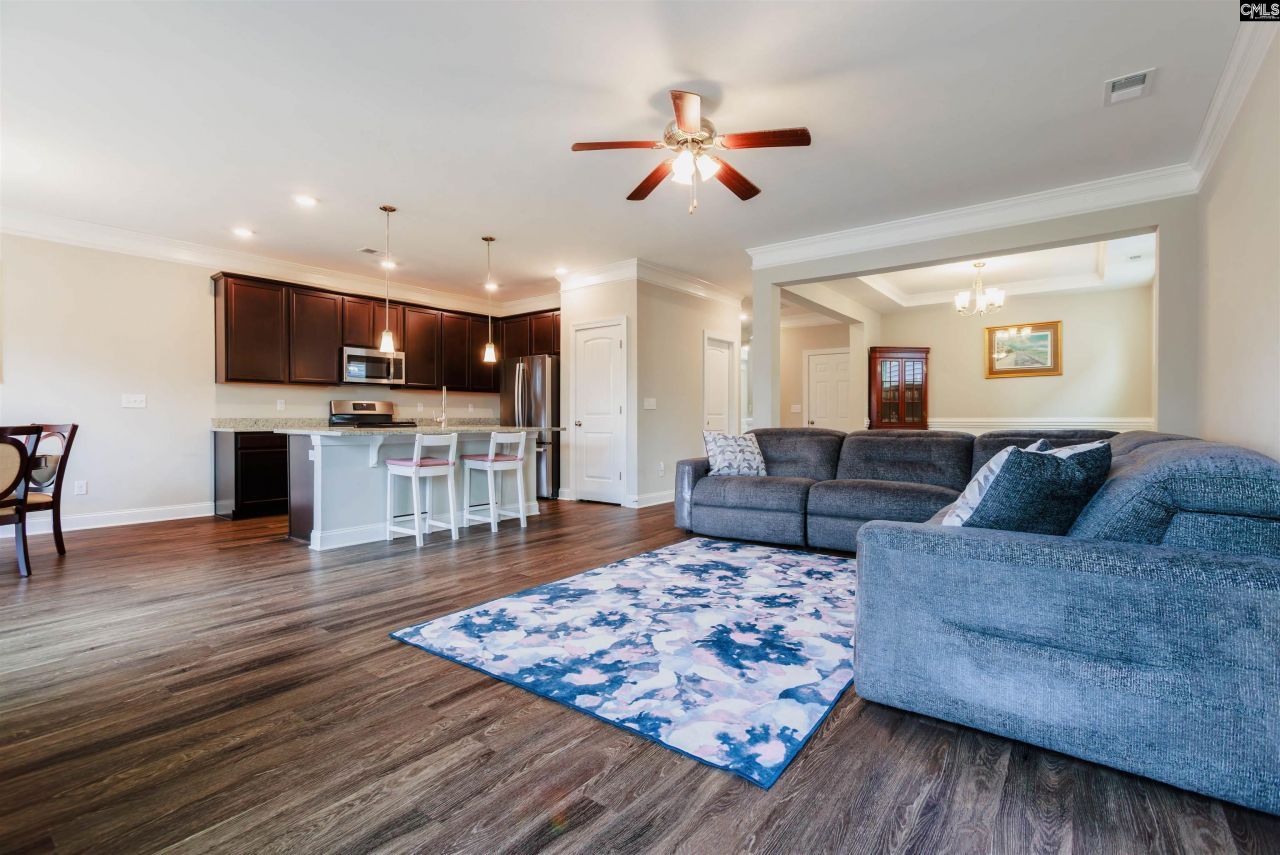 133 Hadleigh Drive  Photo 7