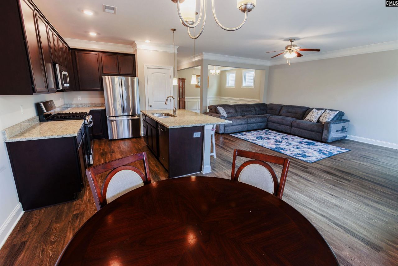 133 Hadleigh Drive  Photo 8