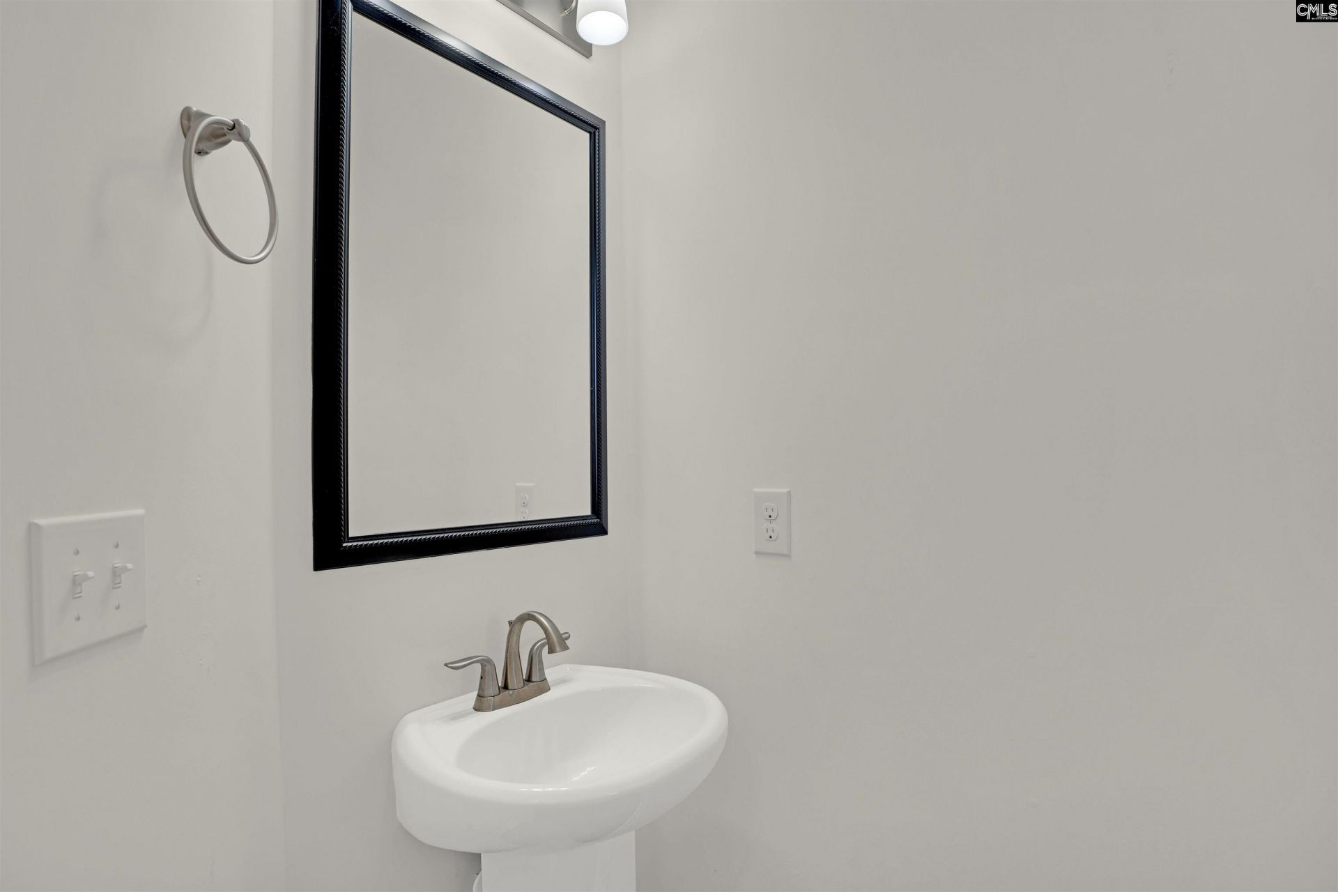 748 N Pinewalk Way Photo 4