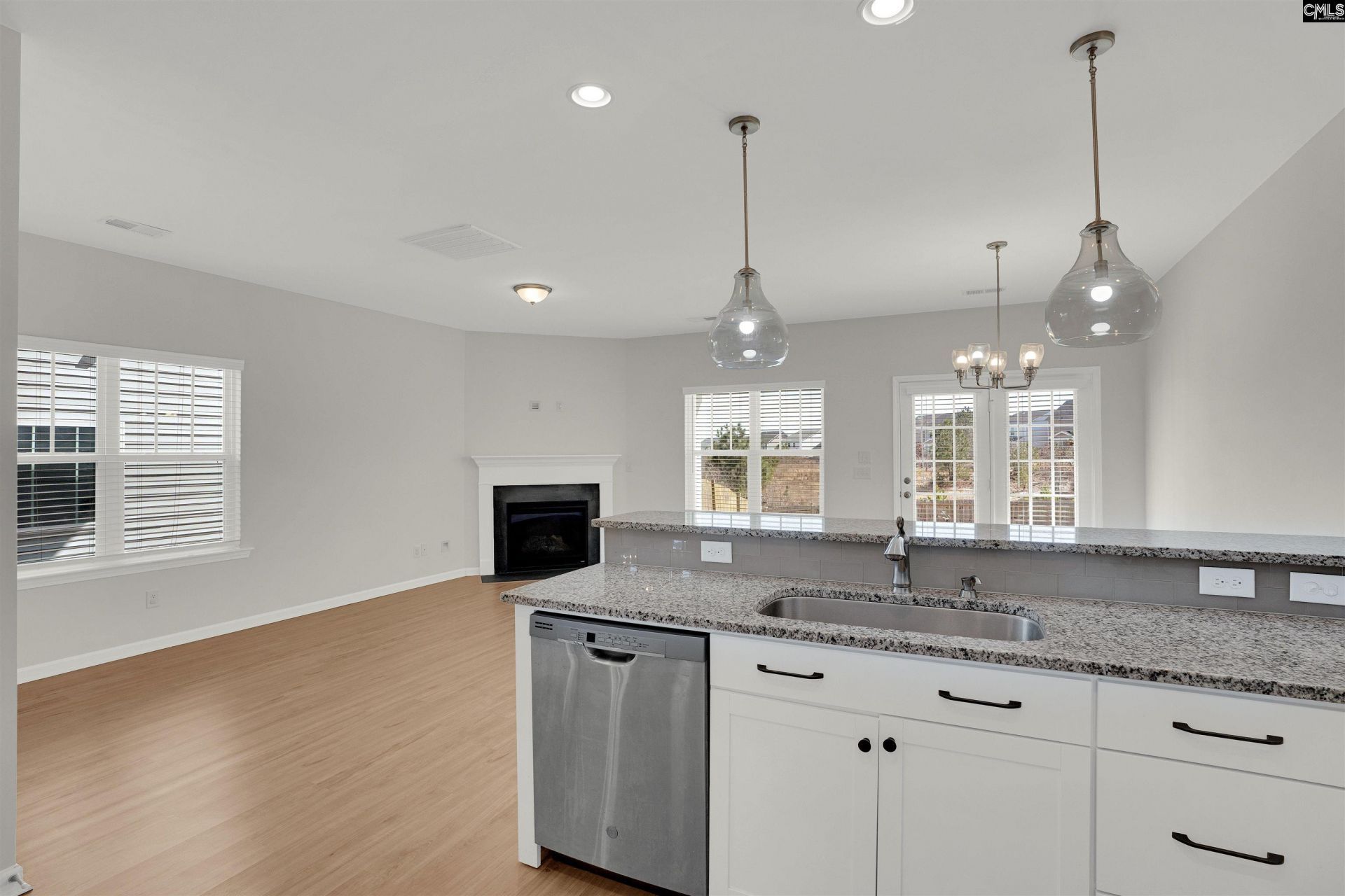 748 N Pinewalk Way Photo 6