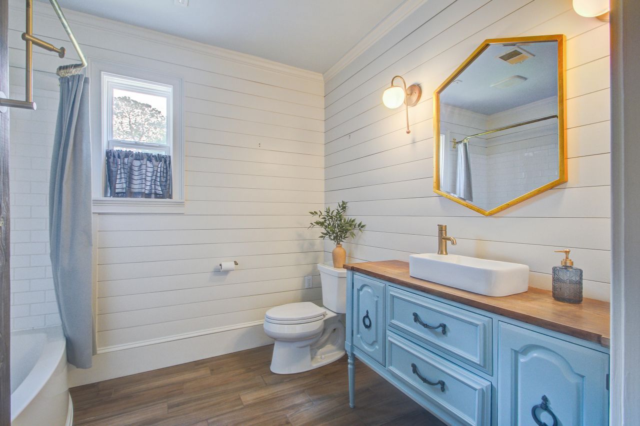 1435 N Edgewater Drive Photo 11