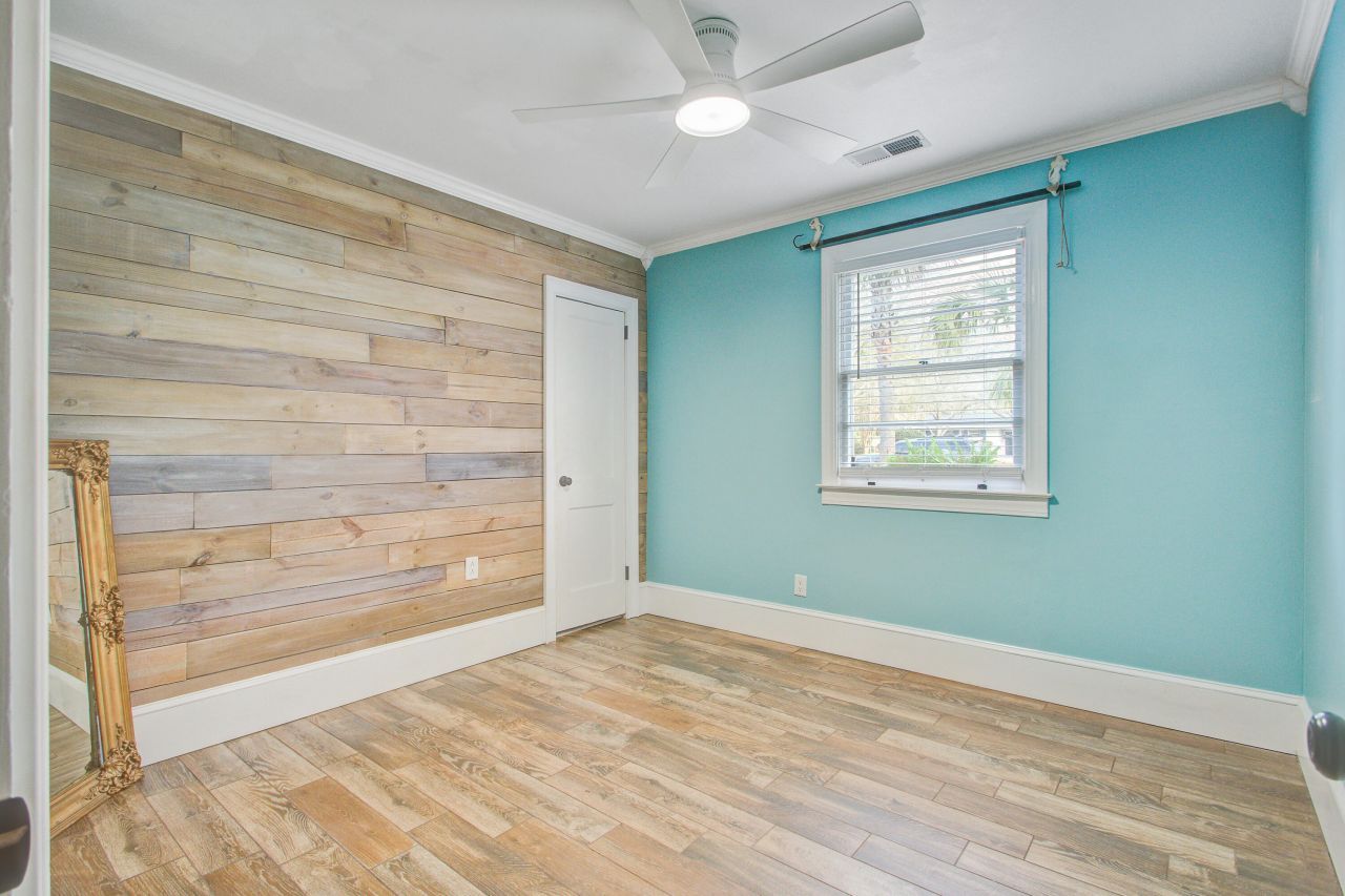 1435 N Edgewater Drive Photo 13