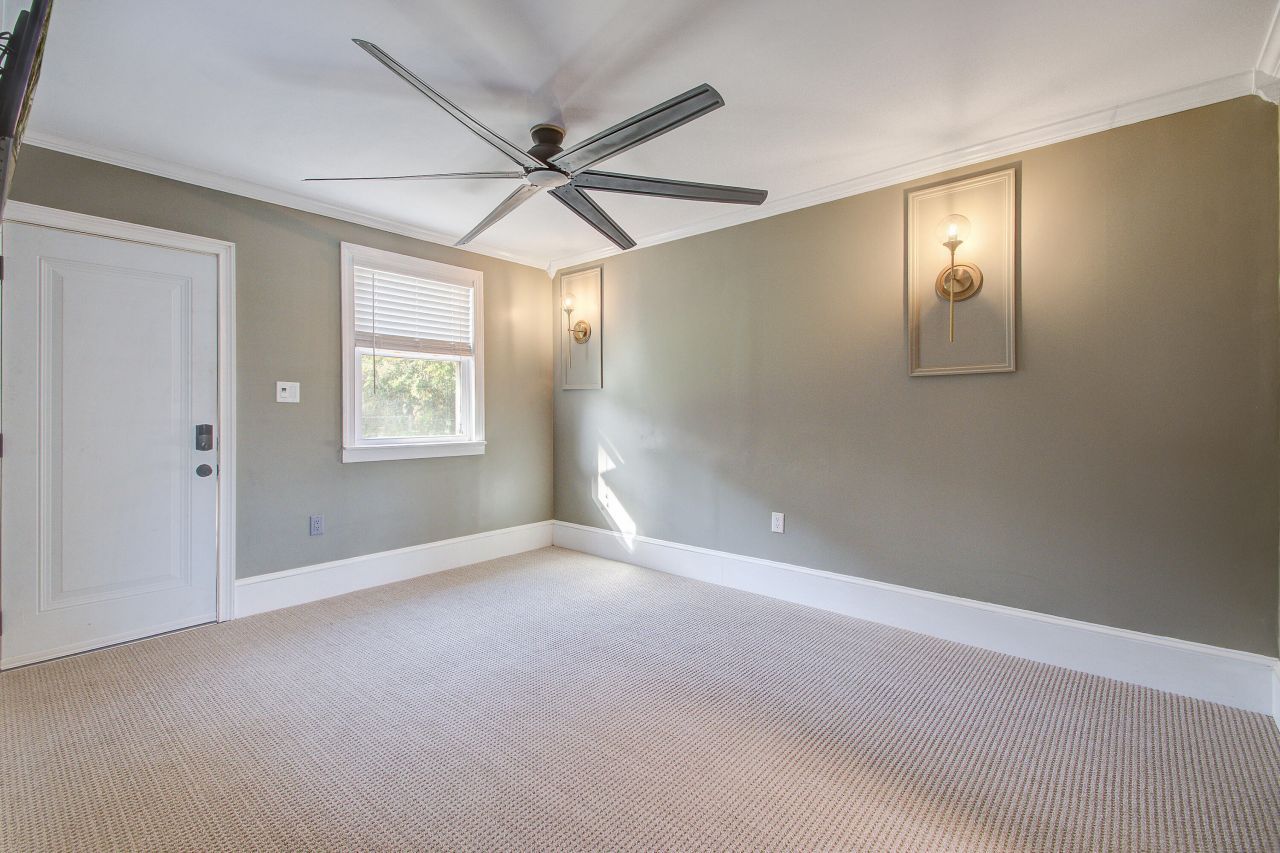 1435 N Edgewater Drive Photo 15