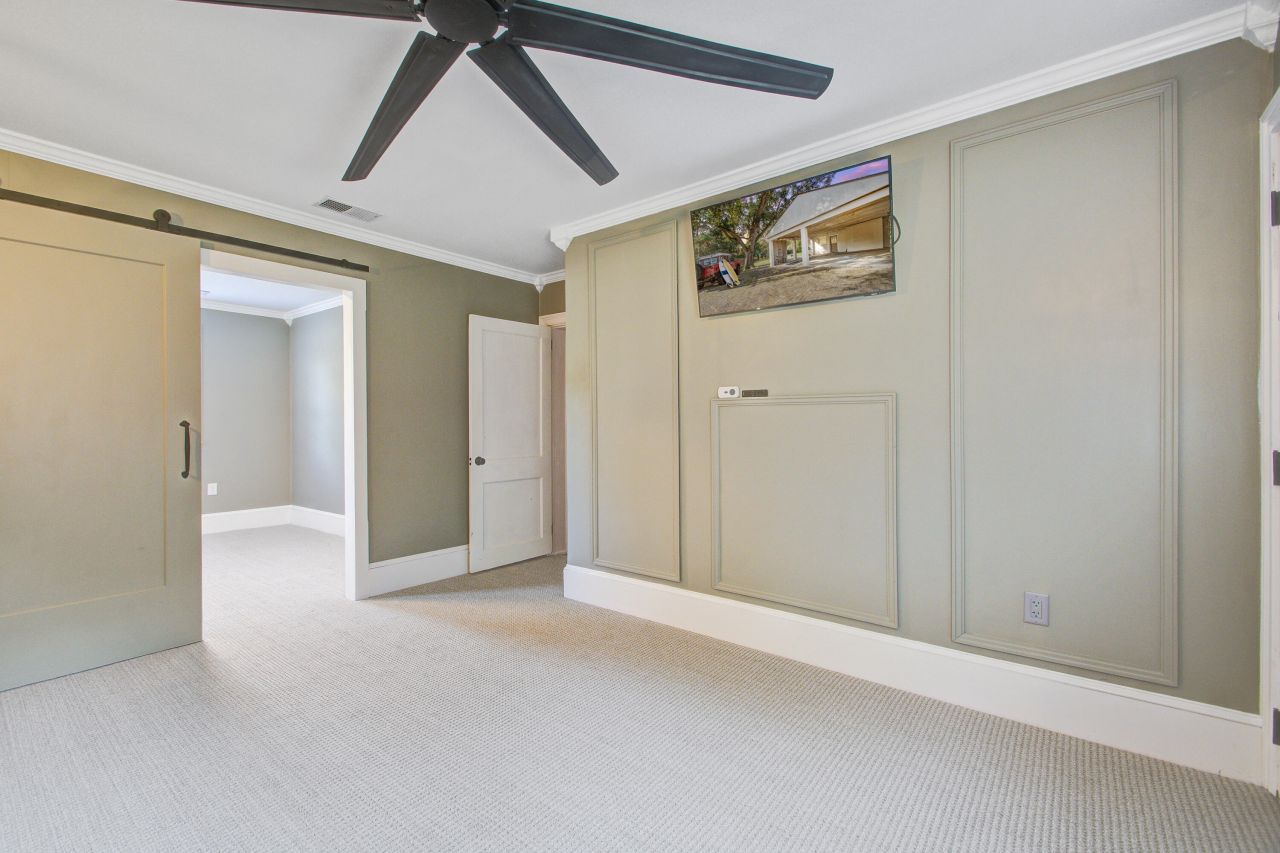 1435 N Edgewater Drive Photo 16