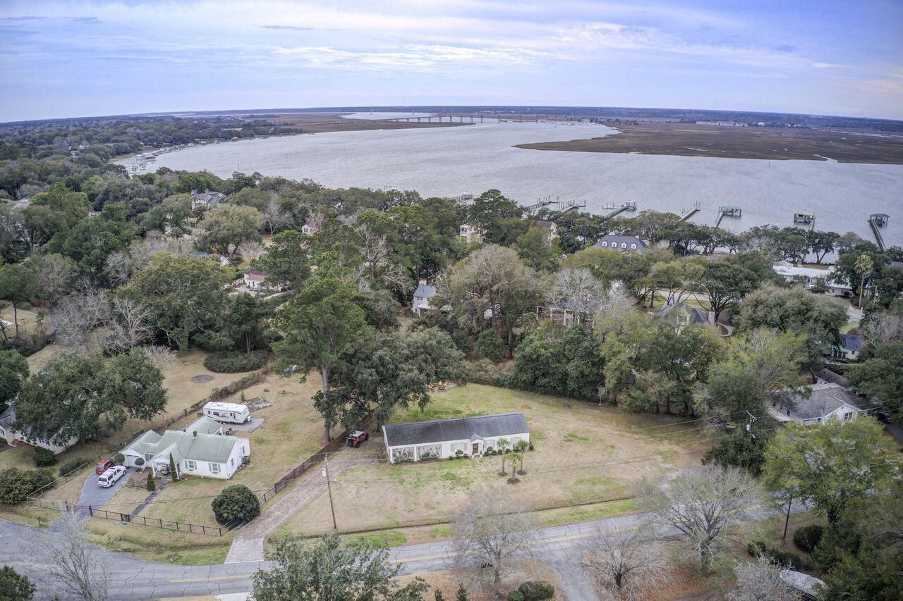 1435 N Edgewater Drive Photo 32