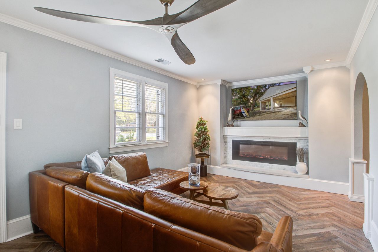 1435 N Edgewater Drive Photo 7