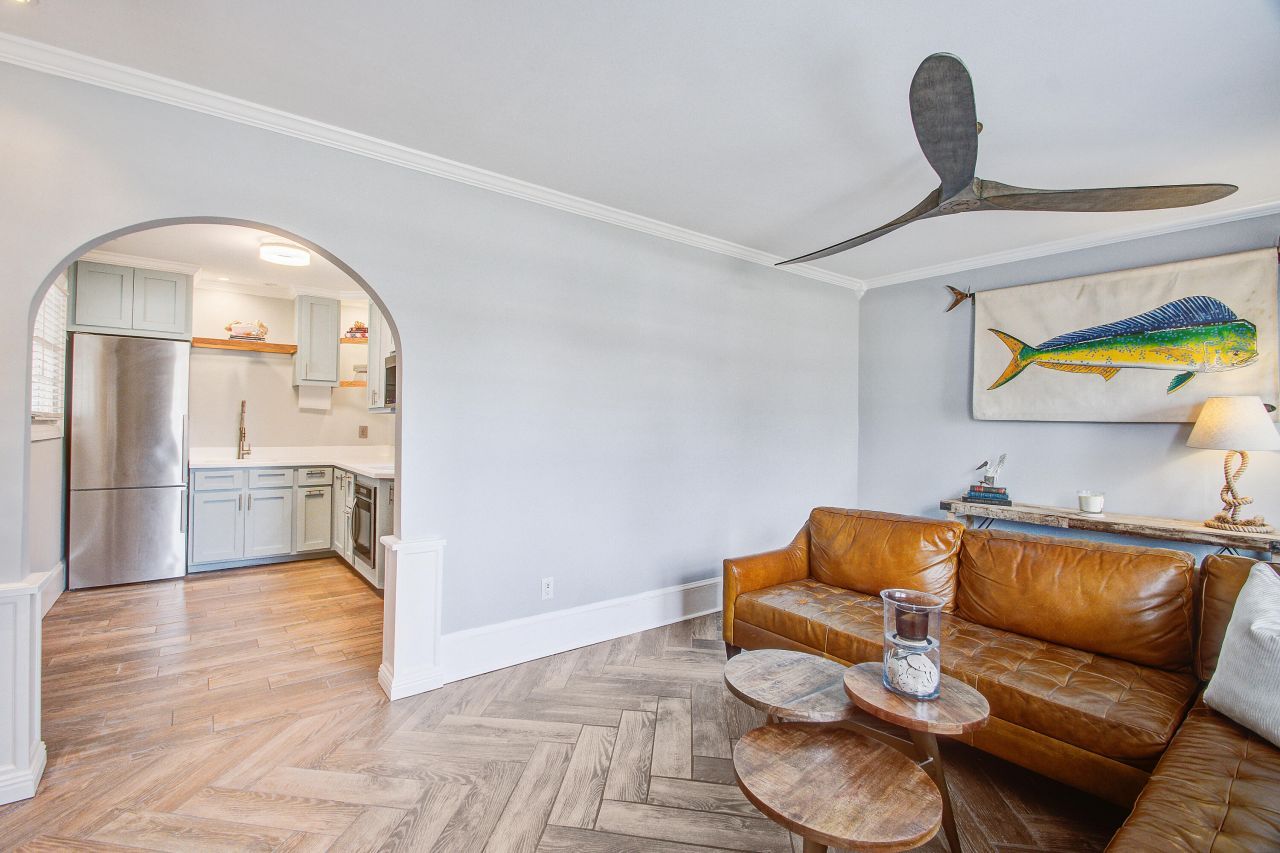 1435 N Edgewater Drive Photo 8