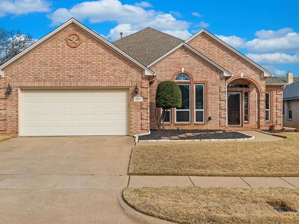 2517 Early Bird Drive , Arlington, TX 76001