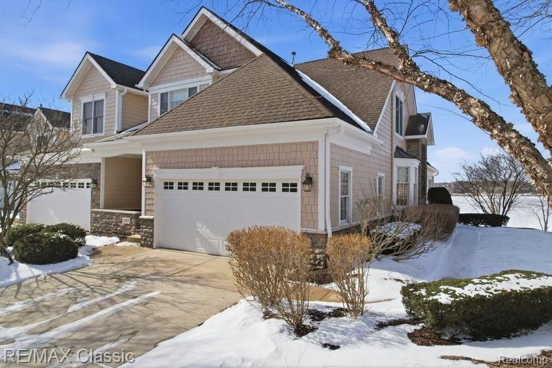 24803 Reeds Pointe Drive, Novi, MI 48374 Main Photo