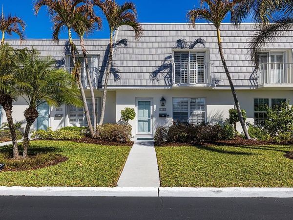 2820 Cardinal Drive, Unit 11, Vero Beach, FL 32963