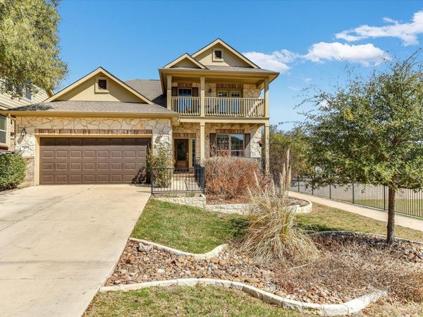 165 Crescent Heights DR, Georgetown, TX 78628