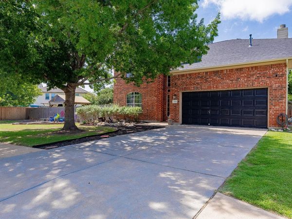 1114 Calistoga DR, Leander, TX 78641